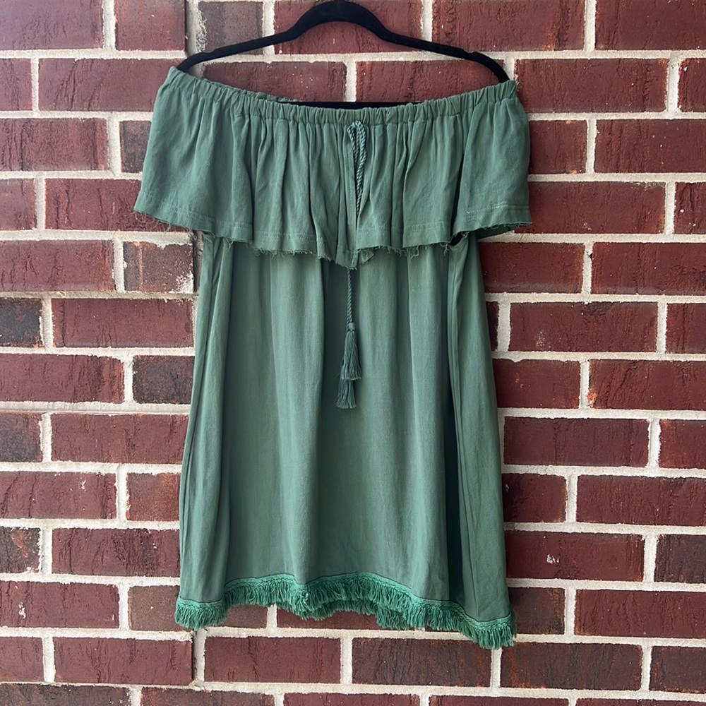 Easel green off the shoulders dress